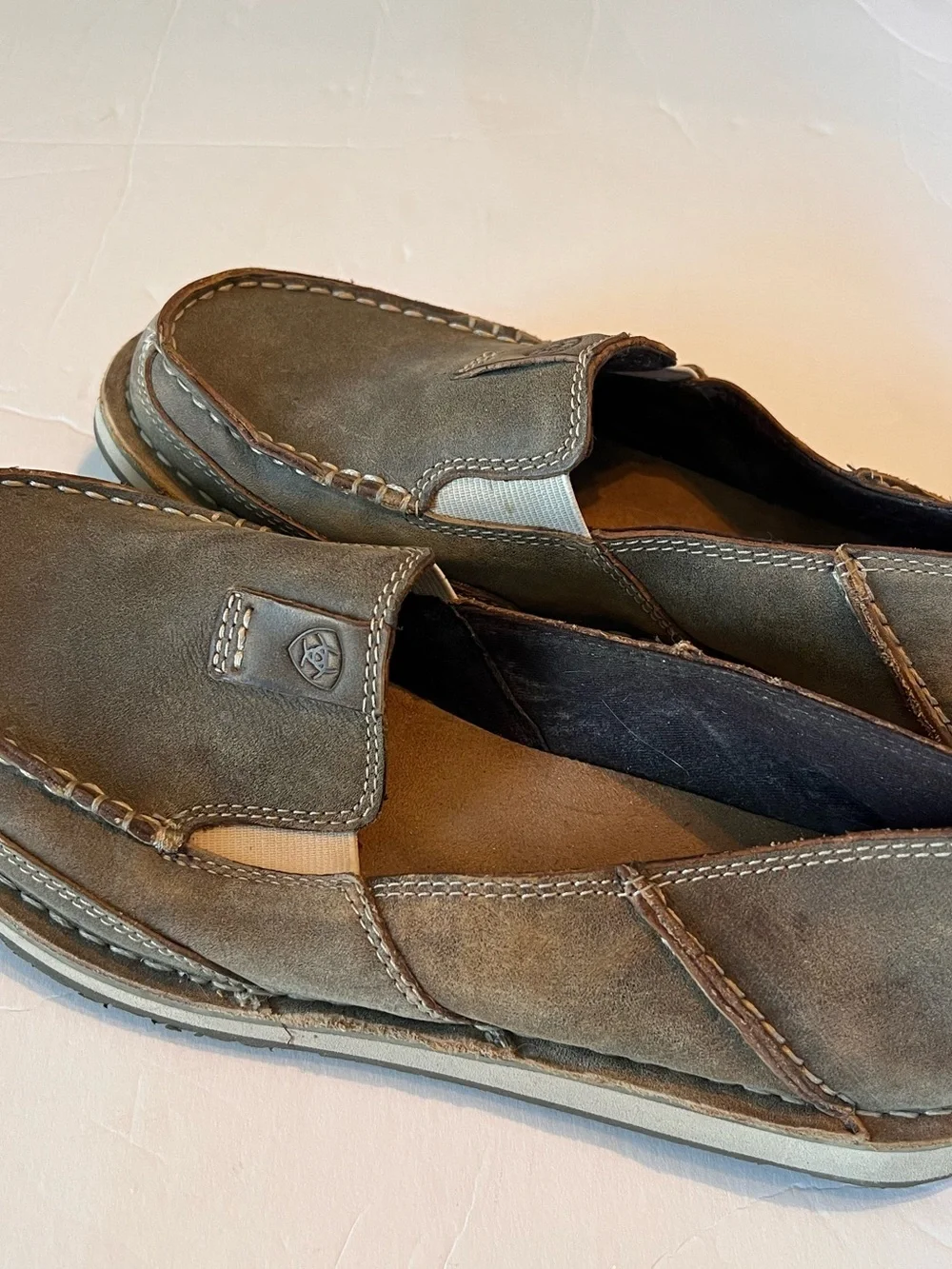 Ariat Ladies Cruiser Brown Bomber Casual Slip-on Shoes size 10.5